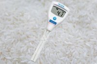 How to Measure the pH of Sushi Rice using the IC-HI981035 Foodcare Sushi pH Meter